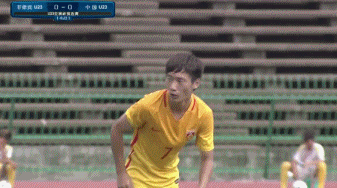 队长何超门前垫射得手