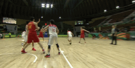 黄思静弧顶甩传篮下史秀峰打板2+1