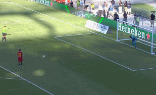 皮索里奥扑出利希施泰纳的点球!