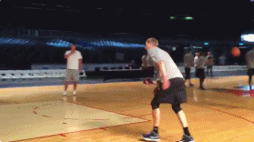 动图:司机模仿失败