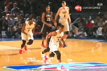 奥拉迪波快攻双手飞扣