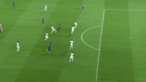 梅西劲射球门上角破网