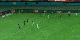 皮球击中横梁弹出