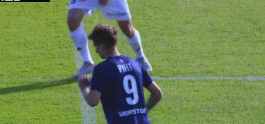 动图:一个精彩的进球