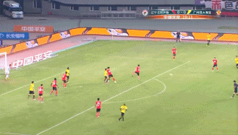 高拉特越位进球