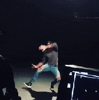 请欣赏威少的舞姿吧