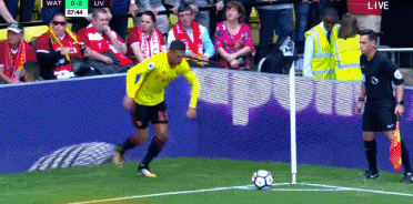 奥卡卡头球破门