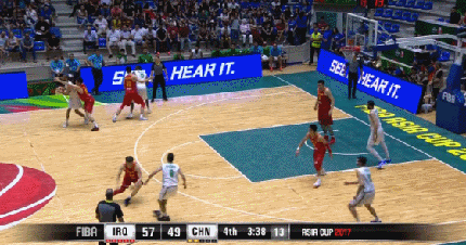 动图:大韩抢断一条龙单手劈扣