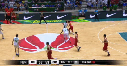 动图:郭艾伦急速反击超分