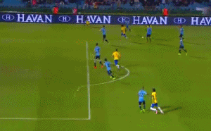 保利尼奥帽子戏法助巴西4-1大胜乌拉圭！