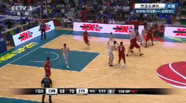 韩德君关键抢断