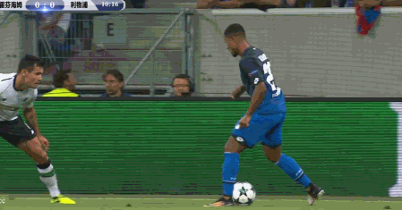 洛夫伦禁区内送点