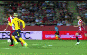 格子假摔and不满裁判瞬间两黄变一红