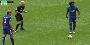 阿隆索任意球直挂死角!