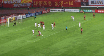 高拉特在周中亚冠半决赛个人独进3球