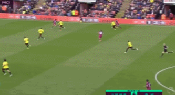 阿圭罗连过数人破门