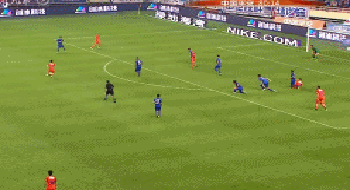 吴兴涵射门被扑