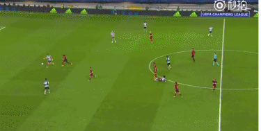 保利尼奥几乎破门