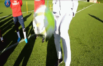 与巴黎球员PK球技