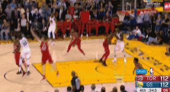 库里末节关键3分！