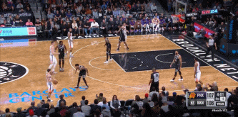 沃伦勇闯禁区飞身补篮