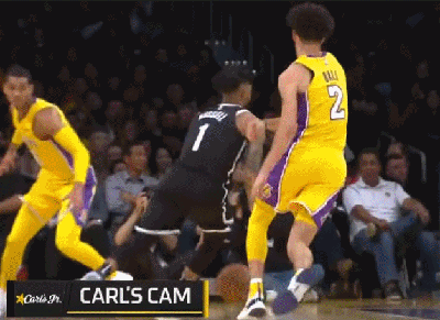 拉塞尔登场35分钟，24投8中、得到17分7板7助3抢断