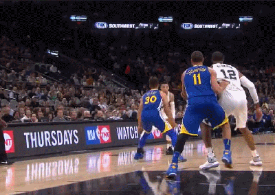 格林霸气一扣让杜兰特成为背景