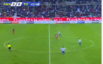 本田圭佑1v4破门