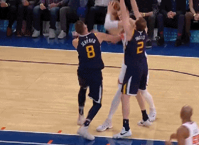 波尔津吉斯1挑2+过人暴扣