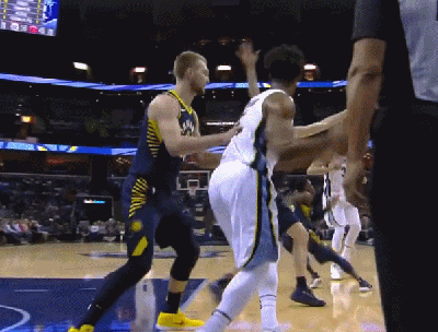 帕帅1v2护球,眼神