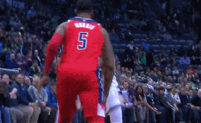 “字母哥”打2+1与莫里斯对喷