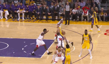 球哥潜入内线空接暴扣