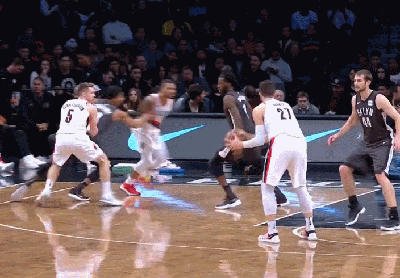 利拉德空切+突分助攻冯莱劈扣