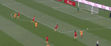 第24分钟，福德右路下底倒三角回传，李丹阳不慎自摆乌龙，澳大利亚2-1反超。