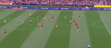 39分钟，澳大利亚扩大领先，薛娇后场带球过多被断，科尔断球后突入禁区的低射破门，1-3，澳大利亚领先。