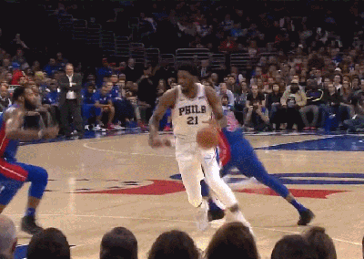 恩比德单刀突破霸气暴扣