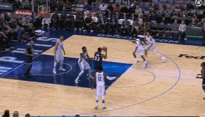 威金斯接唐斯传球双手暴扣