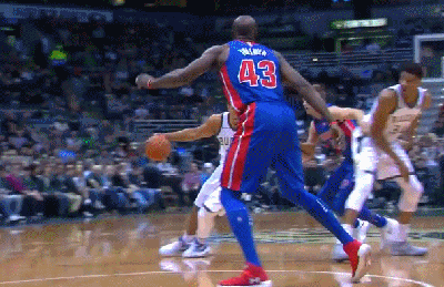 扬尼斯-阿德托昆博（雄鹿）