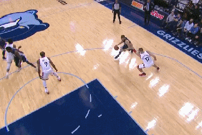 小加加速突破双手暴扣