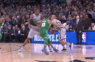 马努-吉诺比利（马刺）