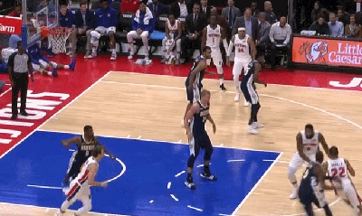 投桃报李!布拉德利助飞德拉蒙德空接暴扣