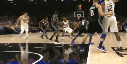 仙丹助攻莱恩双手暴扣