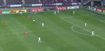 李玟娥娇羞倒地