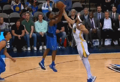 科尔曾为乔丹-贝尔这一记自抛自扣向卡莱尔致歉