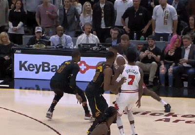 打前任绝不心软！韦德制胜封盖助骑士涉险过关