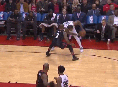 伦纳德与火箭一战底线突破打2+1