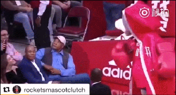 上次挑衅拳王被一拳KO