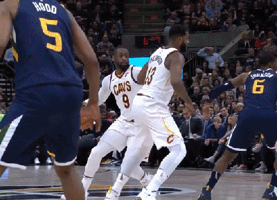 詹韦连线！闪电侠高抛助飞寿星