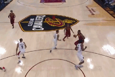 小托马斯不看人助攻完美融入