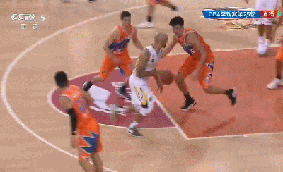 阿巴斯制胜三分助队成功捍卫主场